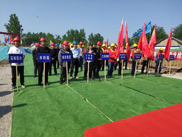 水建公司組織開展防洪抗旱應(yīng)急演練(3)_副本.jpg