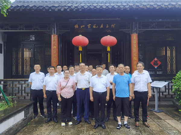 高郵粵海開(kāi)展黨紀(jì)學(xué)習(xí)實(shí)景教育暨主題黨日活動(dòng) (2)_副本.jpg